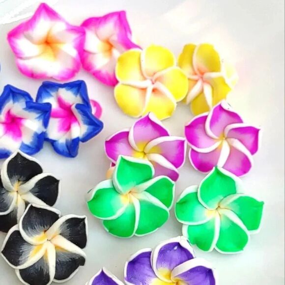 Hawaiian Flower 15mm Mixed Polymer Clay Flower Spacer Loose Beads Lot of 24 - Picture 5 of 10